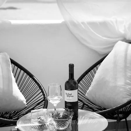 Amelie Mykonos * アギオス・ステファノス